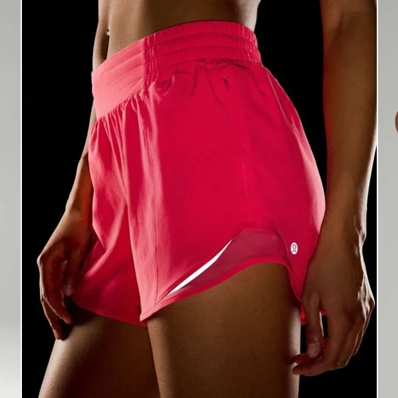 Lululemon hotty hot high rise lined shorts 4” size 6 - Picture 6 of 6